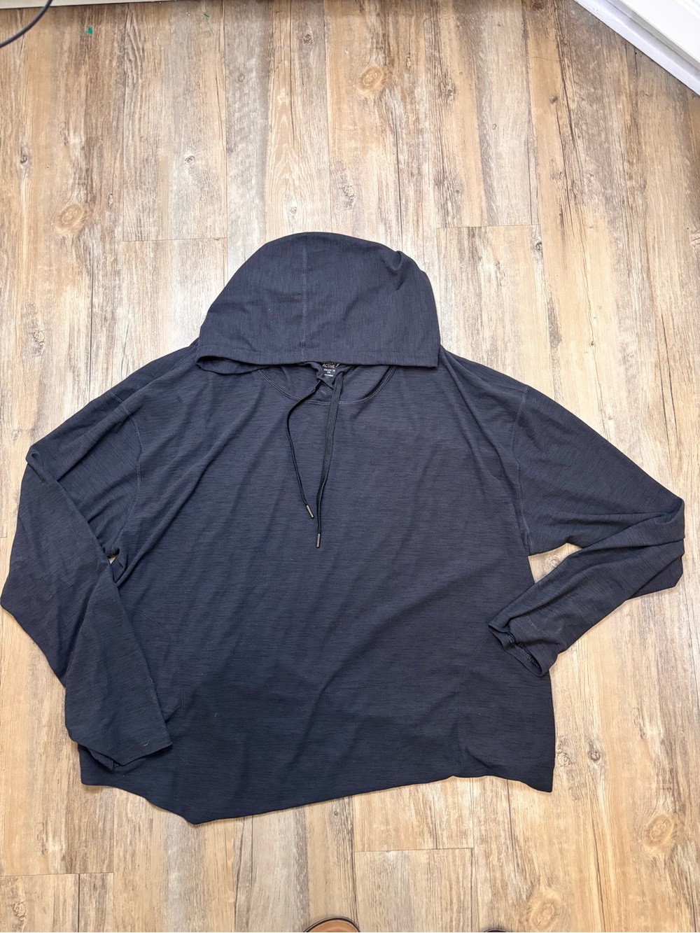Old Navy Active Women’s  Black Lightweight Hooded Pullover